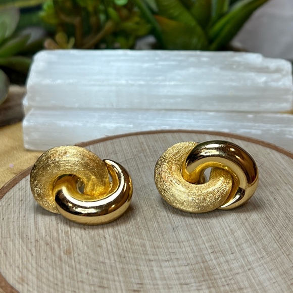 VTG| Christian Dior Earrings ✨ - Picture 8 of 8